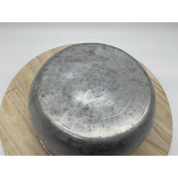 Vintage Aluminum Campfire Pot Kettle Bail Handle Rustic Primitive Cookware - Picture 7 of 9